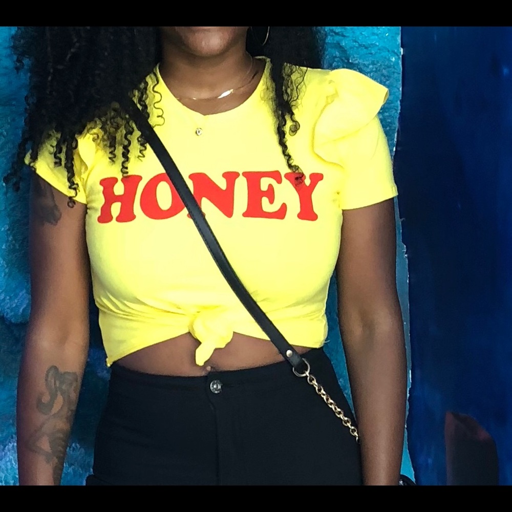 Yellow honey 🍯 ruffle sleeve crop top